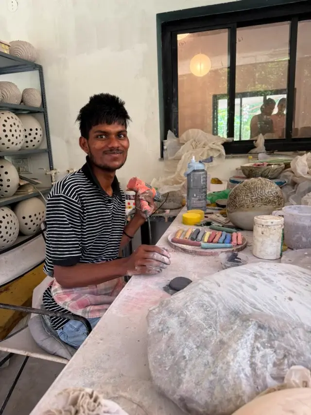 Aura Vase Pottery Farm